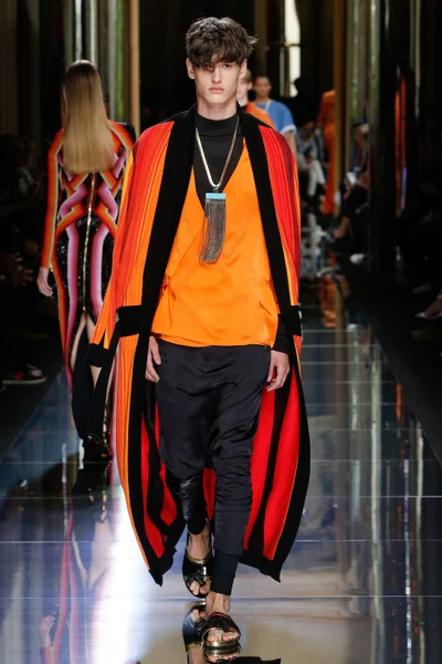 Look 37